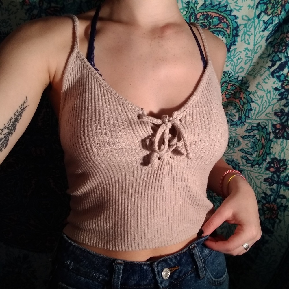 cute tied tank top